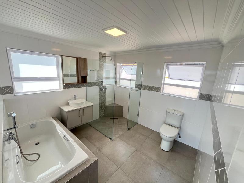 4 Bedroom Property for Sale in Da Gama Bay Western Cape